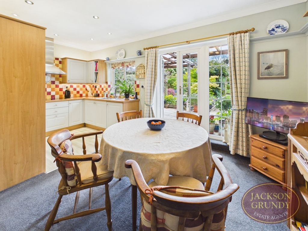 Property photo 2 of 23 Main Road