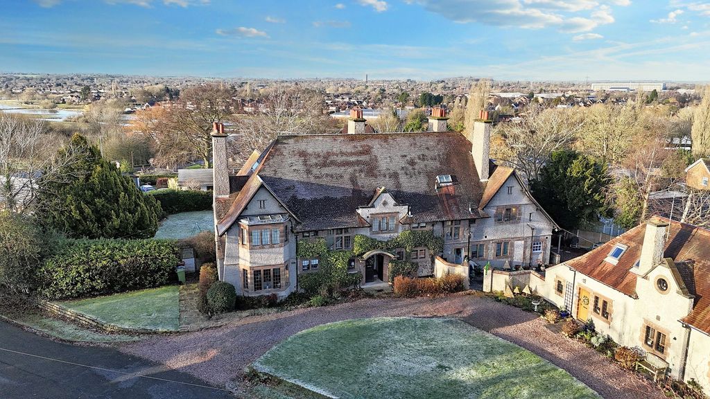 Property photo 1 of 18