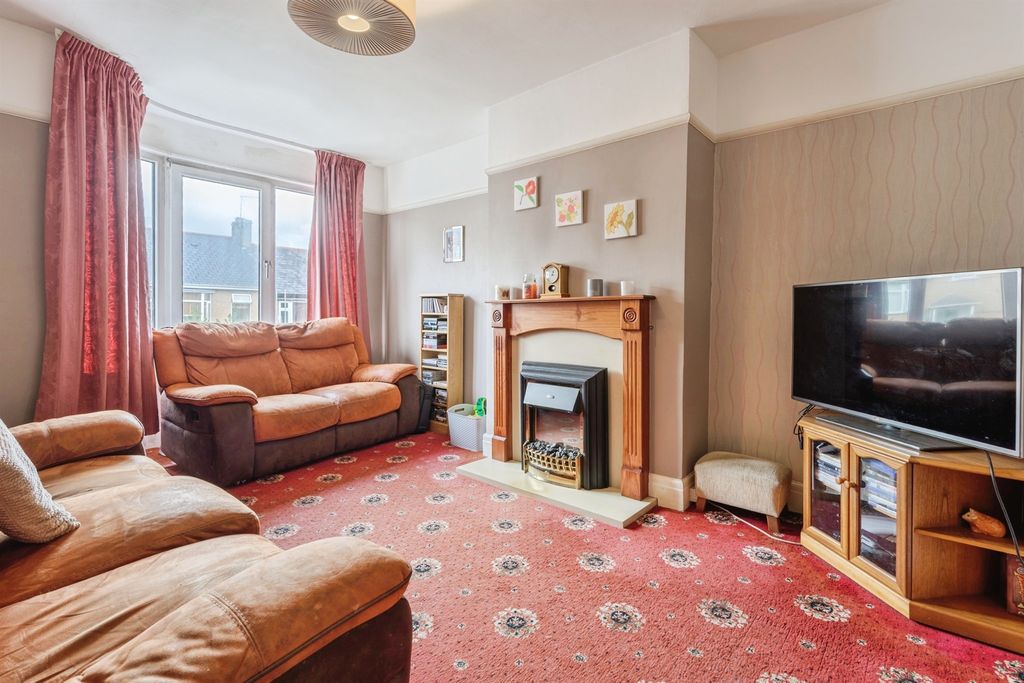 Property photo 2 of 24