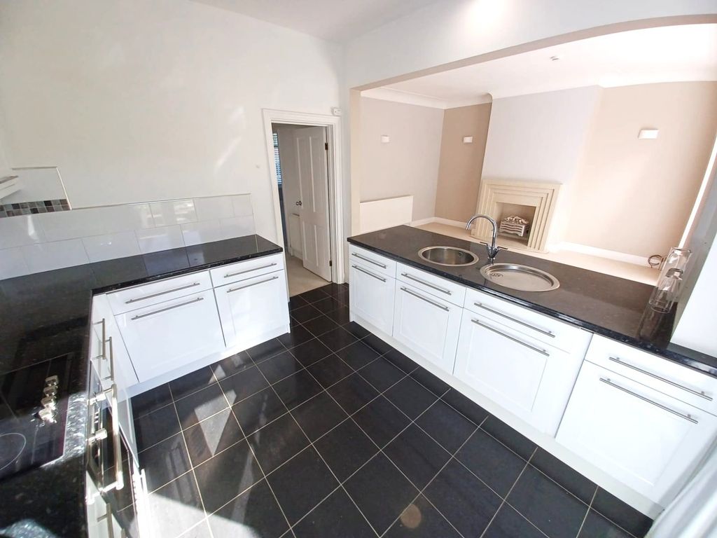 Property photo 2 of 17 Picture No. 16