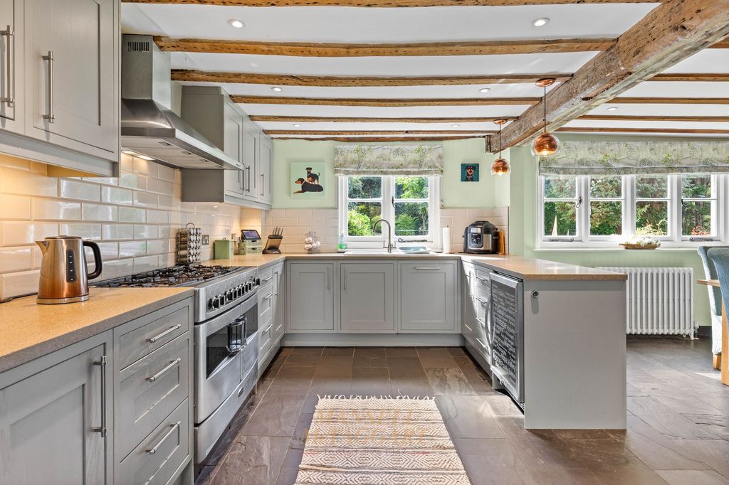 Property photo 2 of 40