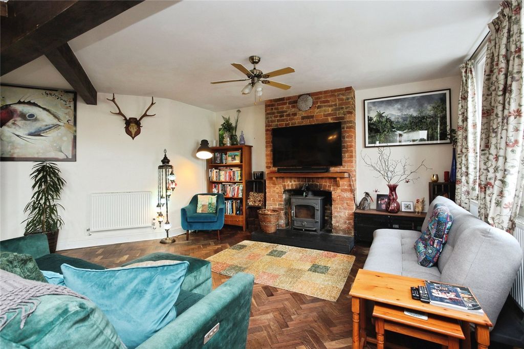 Property photo 2 of 21 Picture No. 24