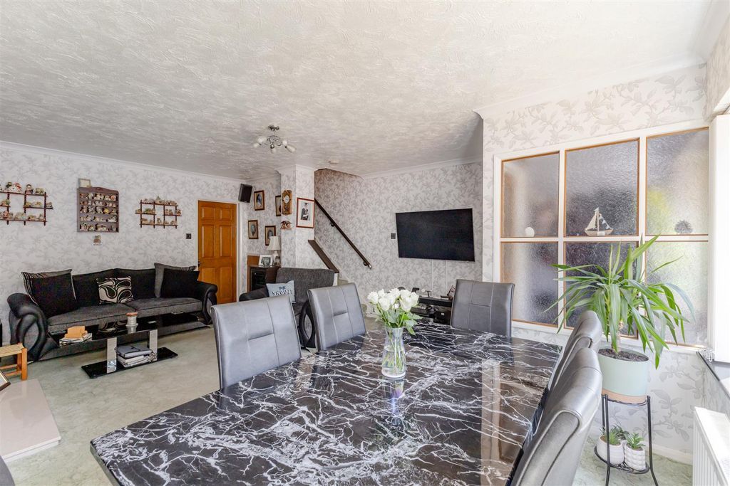 Property photo 3 of 16 Untitled-1153.Jpg