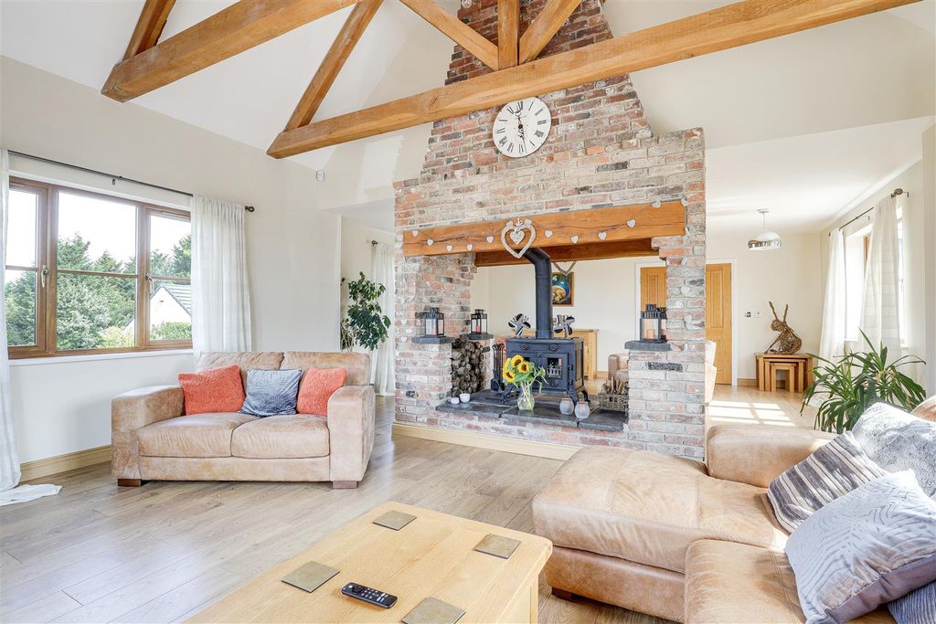 Property photo 2 of 49 9200.Jpg