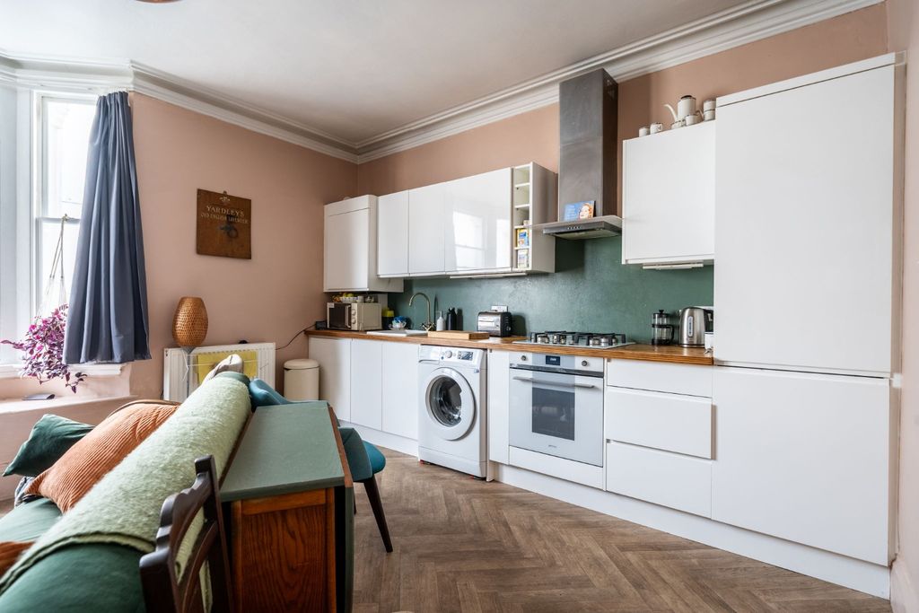 Property photo 3 of 19 4272763