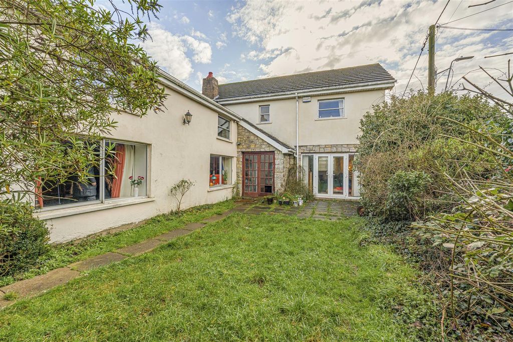 Property photo 1 of 20 35-A7409023.Jpg