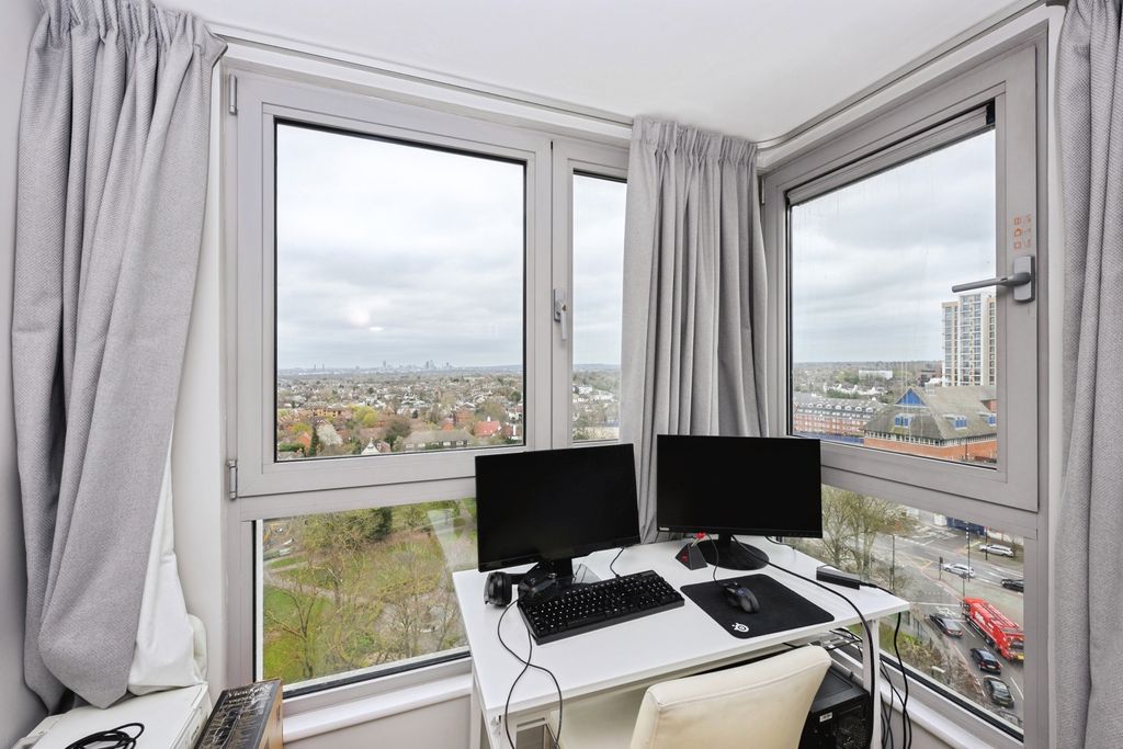 Property photo 3 of 16 Pbox-Img.Jpg