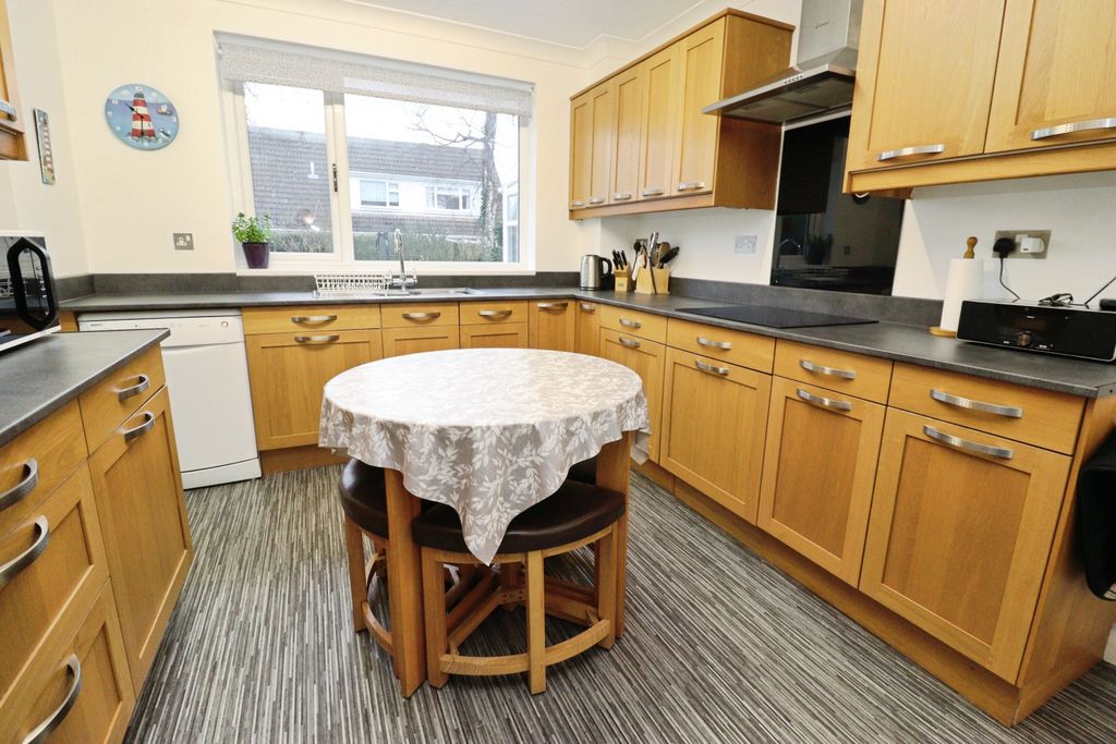 Property photo 3 of 24