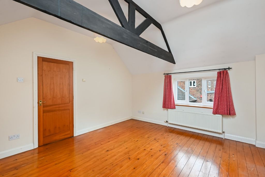 Property photo 3 of 11 Picture 3