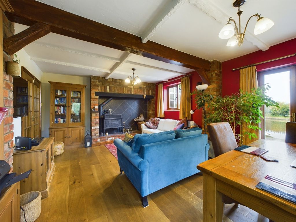 Property photo 3 of 18 Media Image 02