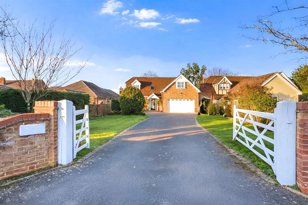 Property photo 1 of 19 Front