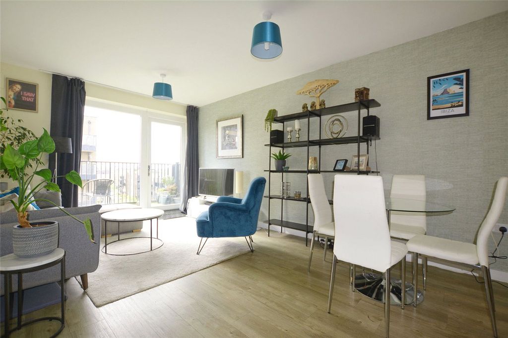 Property photo 3 of 10 Picture No. 12