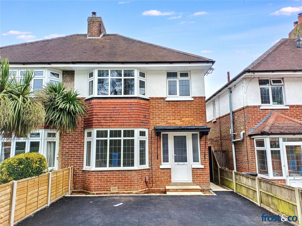 Property photo 1 of 12 Mansfield Road