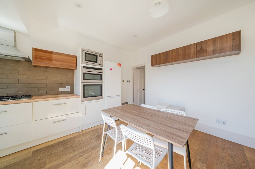 Property photo 3 of 10 Picture No. 04