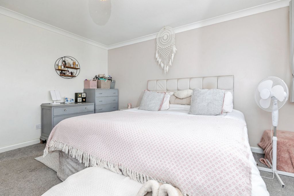 Property photo 3 of 17 Master Bedroom