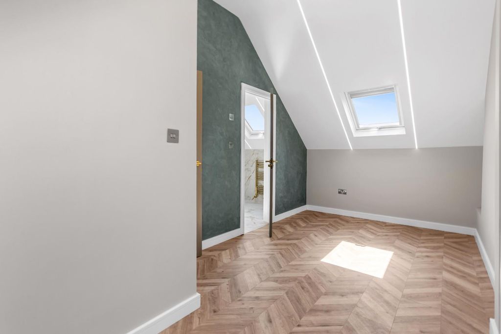 Property photo 3 of 16 Img_2297.Jpg