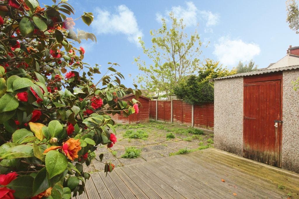 Property photo 3 of 39 Pbox-Img.Jpg