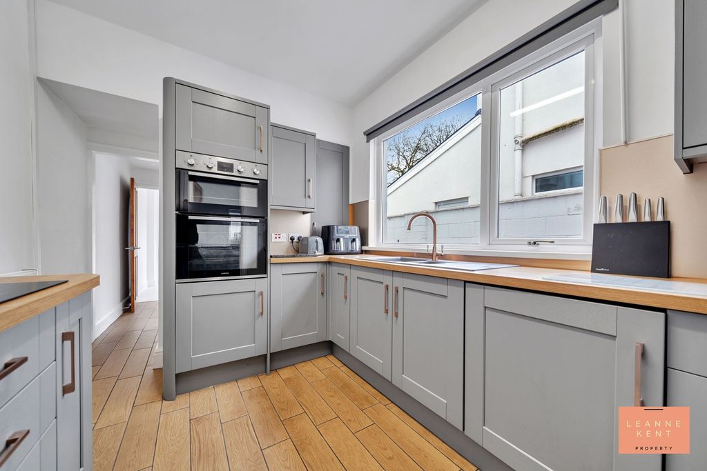 Property photo 2 of 37