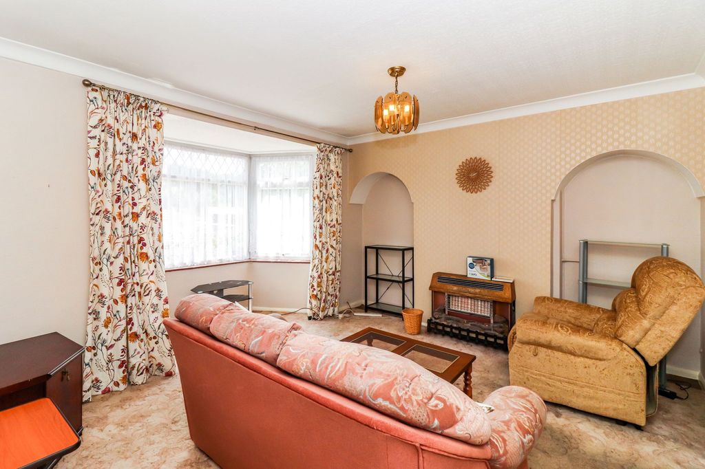 Property photo 2 of 20