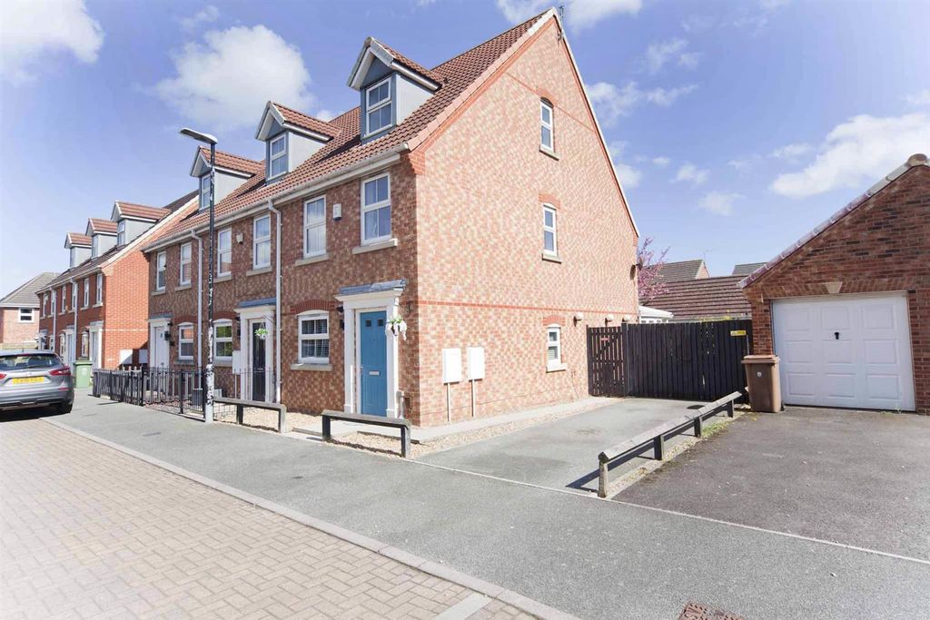 Property photo 2 of 22