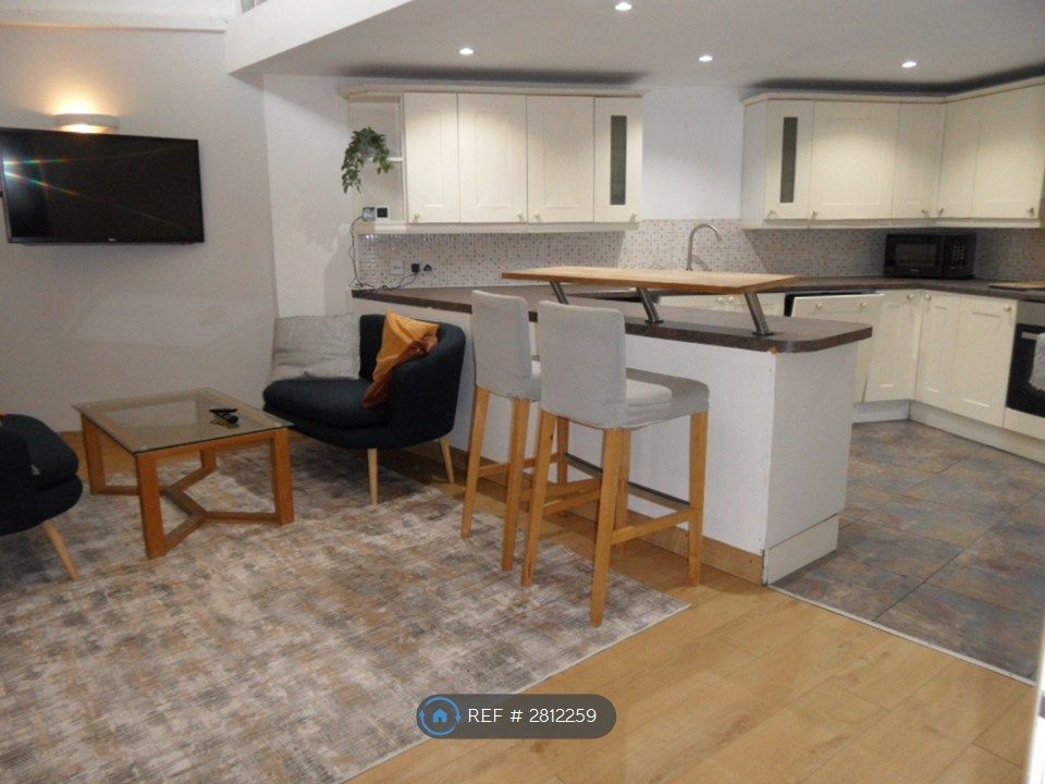 Property photo 1 of 9 Very Sociable Space