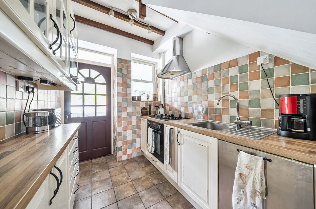 Property photo 3 of 21 Kitchen