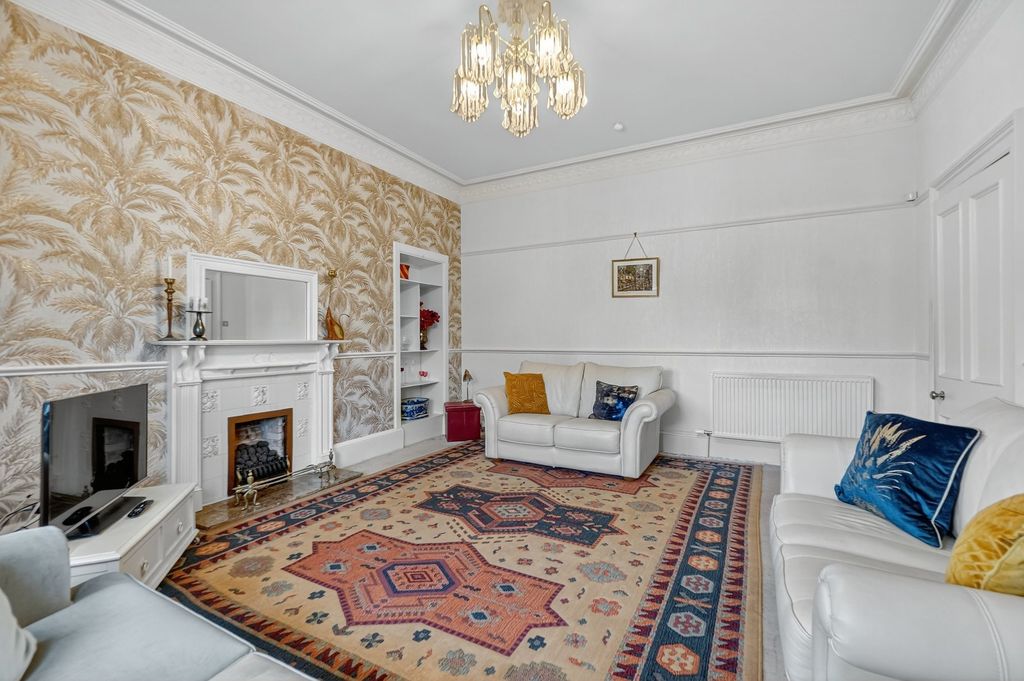 Property photo 2 of 30