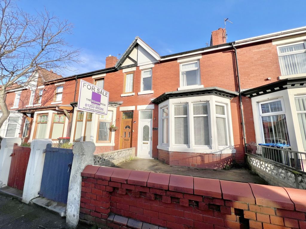 Property photo 1 of 18