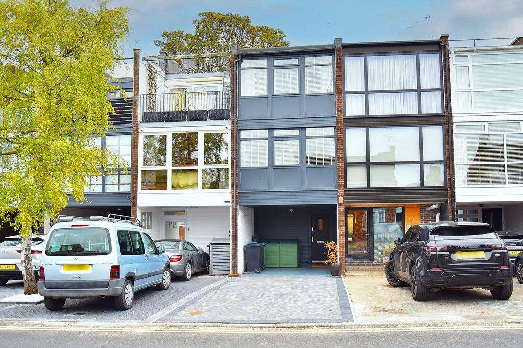 Property photo 1 of 19