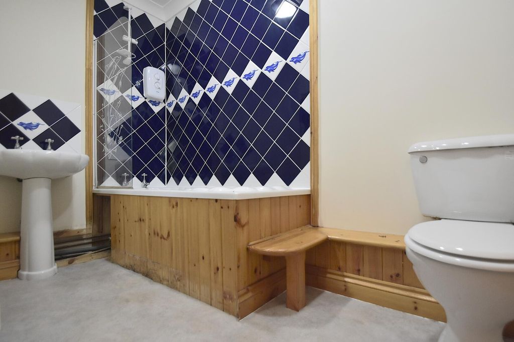 Property photo 3 of 13 Bathroom