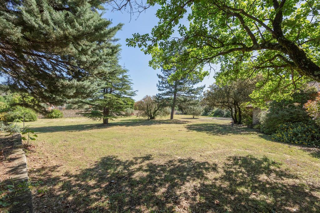 Property photo 3 of 12 Image
