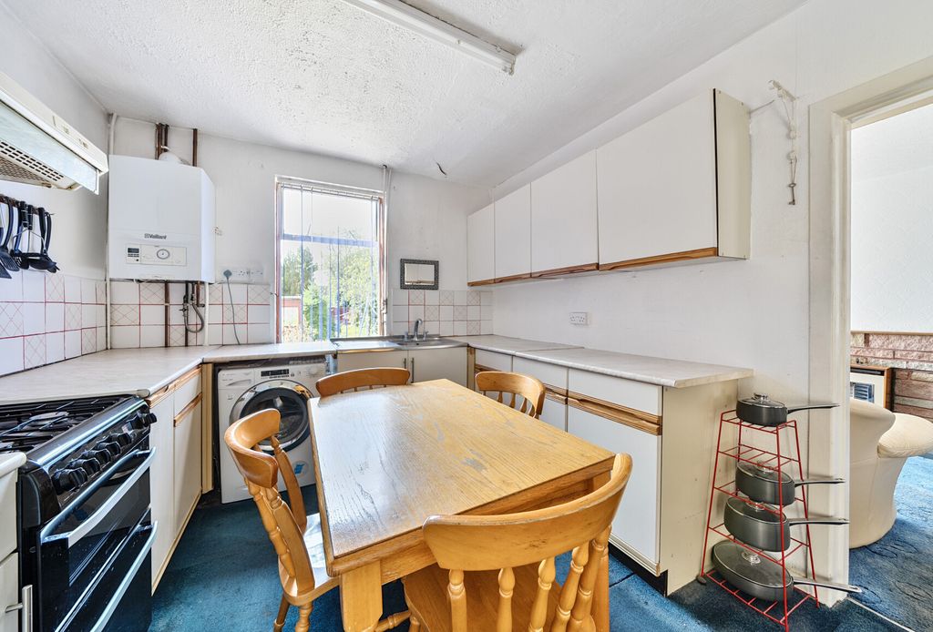 Property photo 3 of 14 1310805-13-6851Ad...