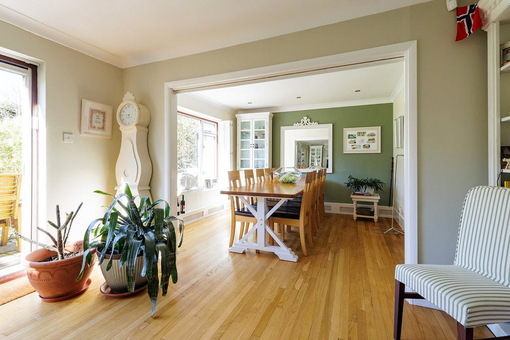 Property photo 3 of 22 Living Dining