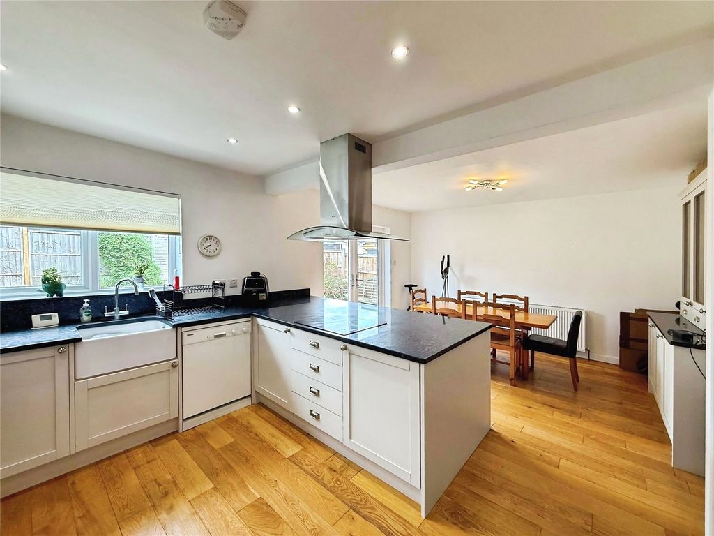 Property photo 2 of 14 Picture No. 24