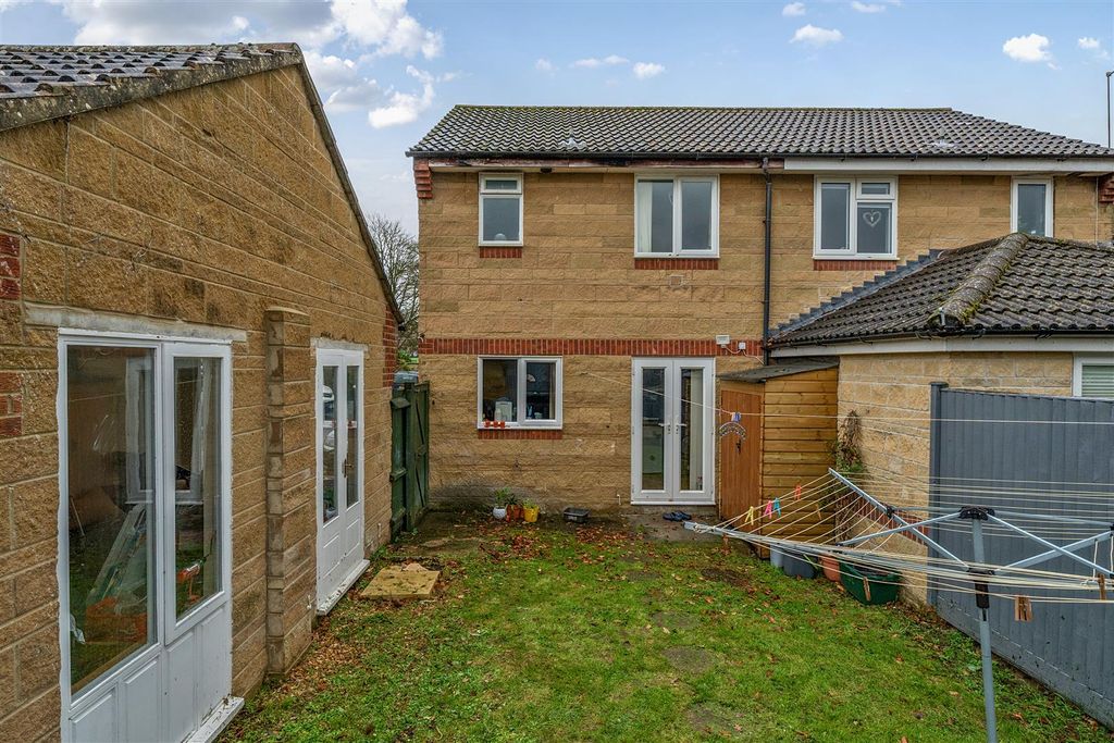 Property photo 3 of 11 Rear