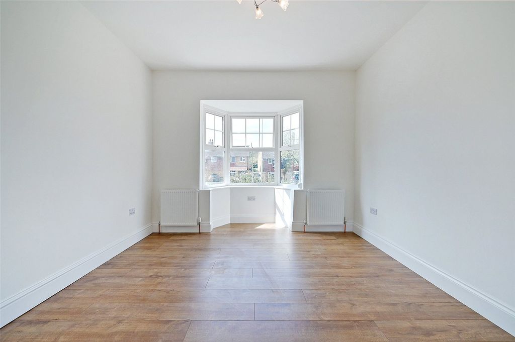 Property photo 2 of 10 Picture No. 03