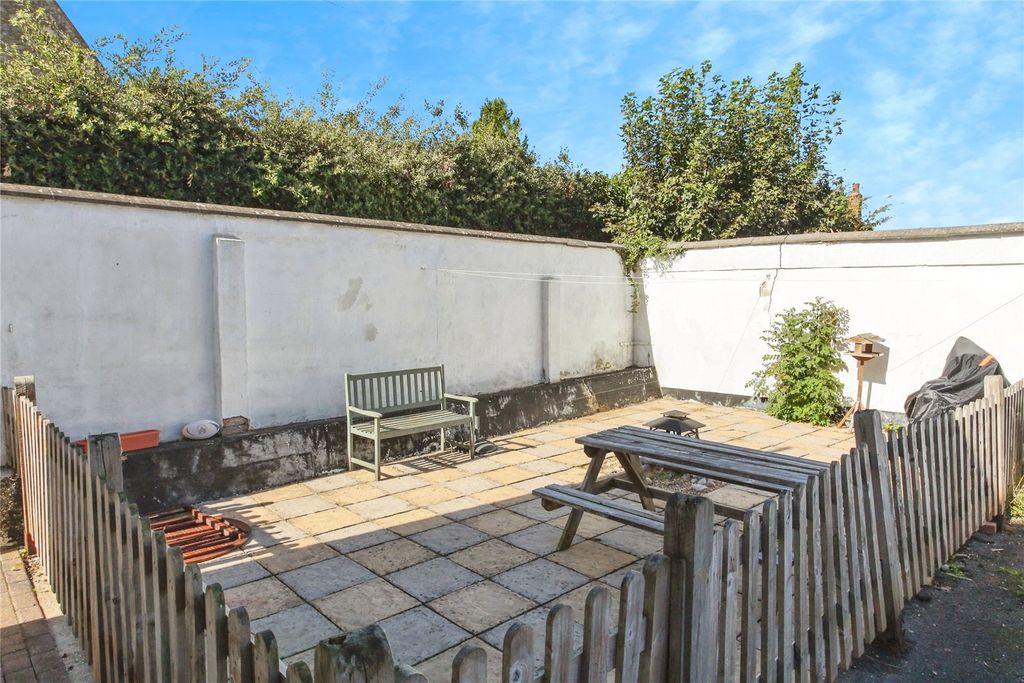 Property photo 3 of 17 Picture No. 01