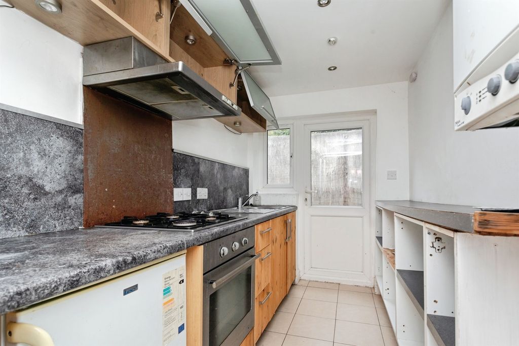 Property photo 3 of 7