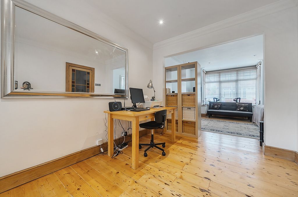 Property photo 2 of 14 1328984-25-6888Ec...