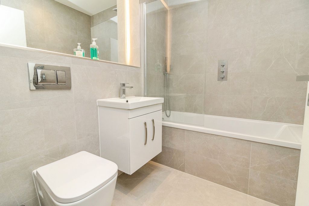 Property photo 2 of 17 Photo