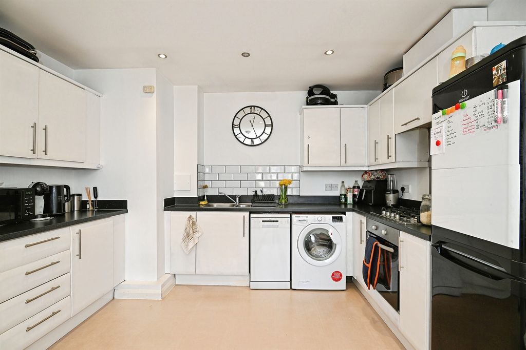 Property photo 3 of 13