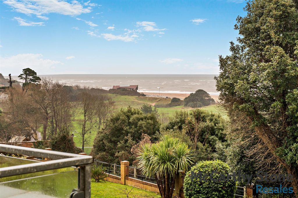 Property photo 3 of 23 Balcony