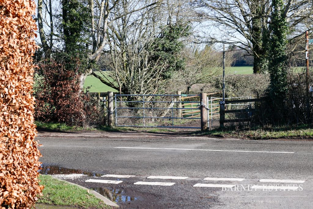 Property photo 3 of 5 Photo 5