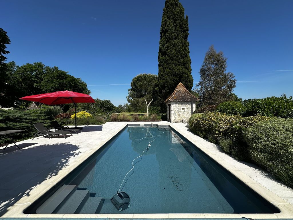 Property photo 2 of 28