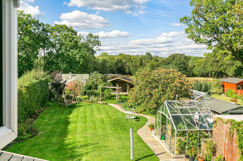Property photo 2 of 21