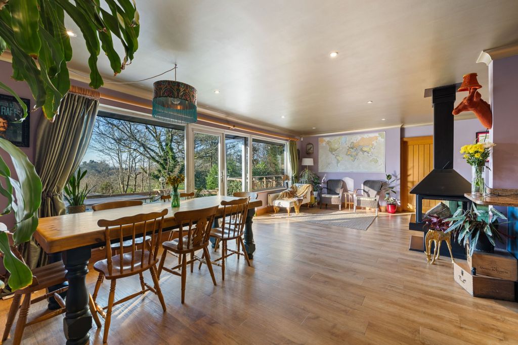 Property photo 3 of 24