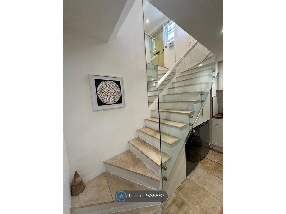 Property photo 2 of 10 Stone Flooring