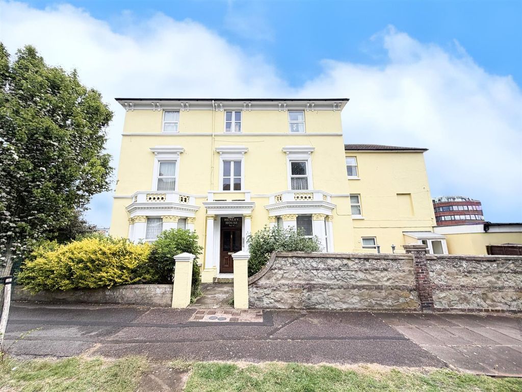 Property photo 1 of 10