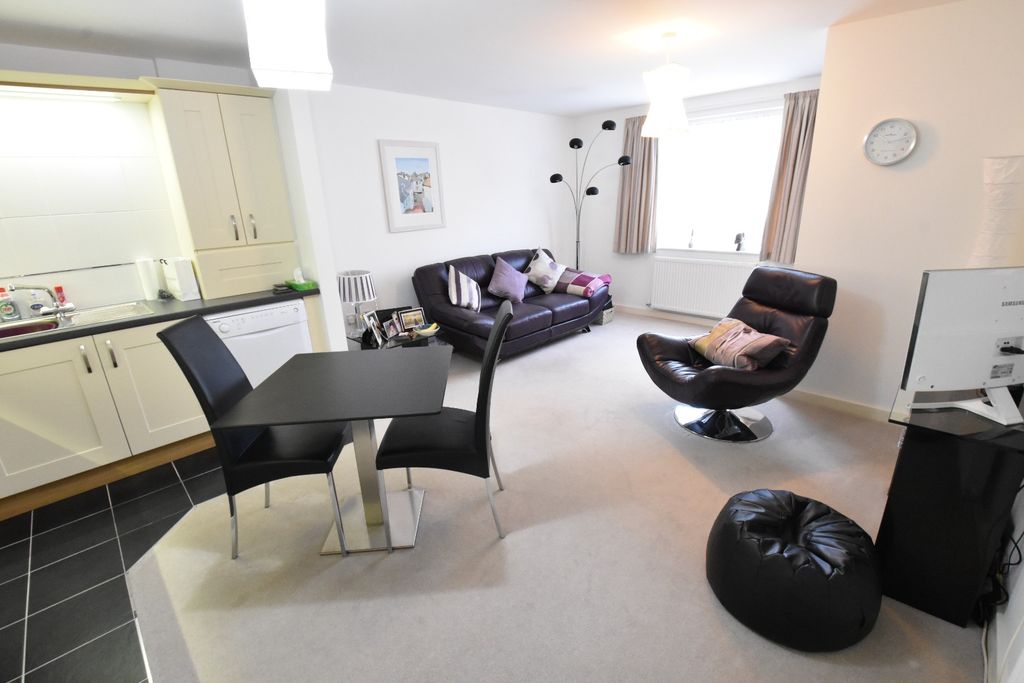 Property photo 2 of 12 3918022