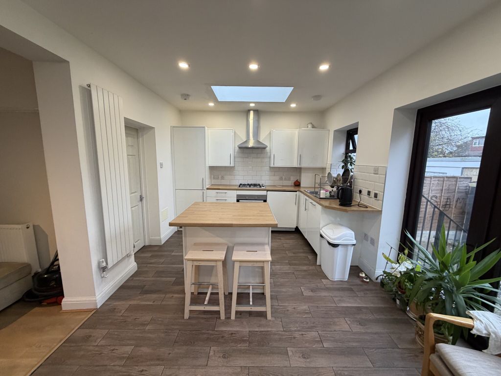 Property photo 1 of 5